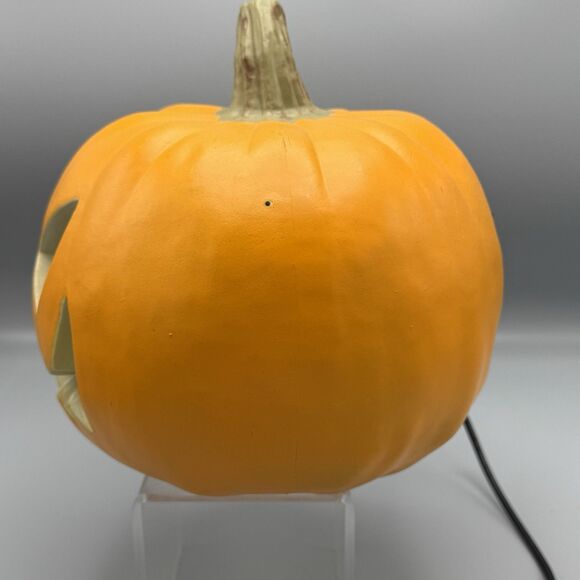 Unmarked Halloween Pumpkin Jack o'Lantern Blow Mold Light Incl 8" Tall - Picture 13 of 14